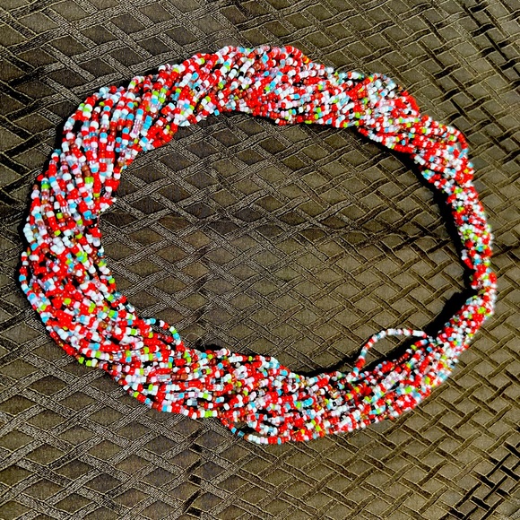 Beaded necklace - Picture 4 of 4
